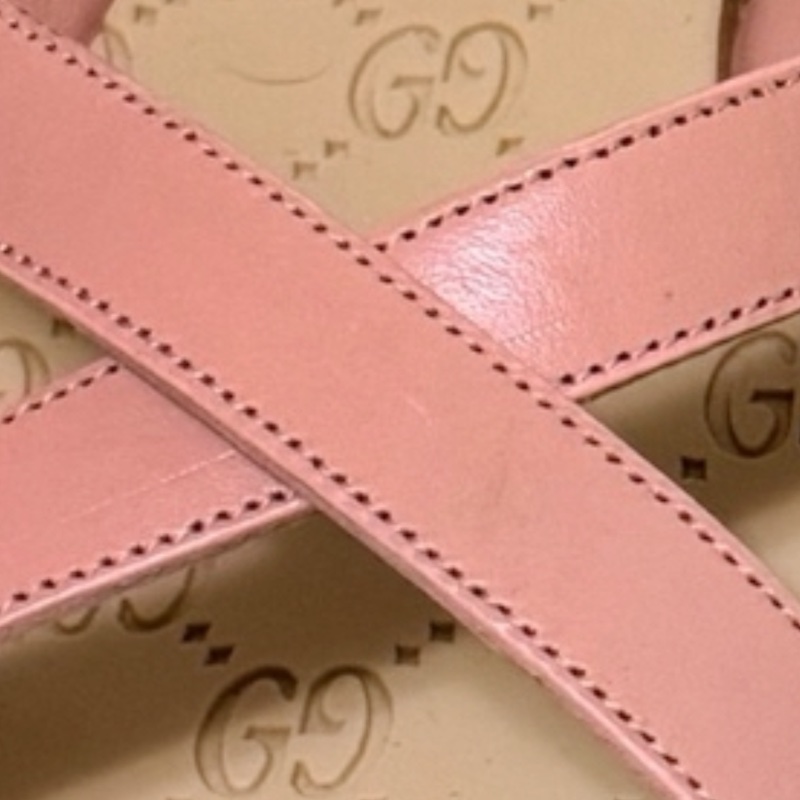 🍒 Gucci 經典粉色 GG 浮雕壓紋方頭涼拖鞋/莫蘭迪粉顯白方頭復古質感…閒置品 size:38/2F260330-1-15