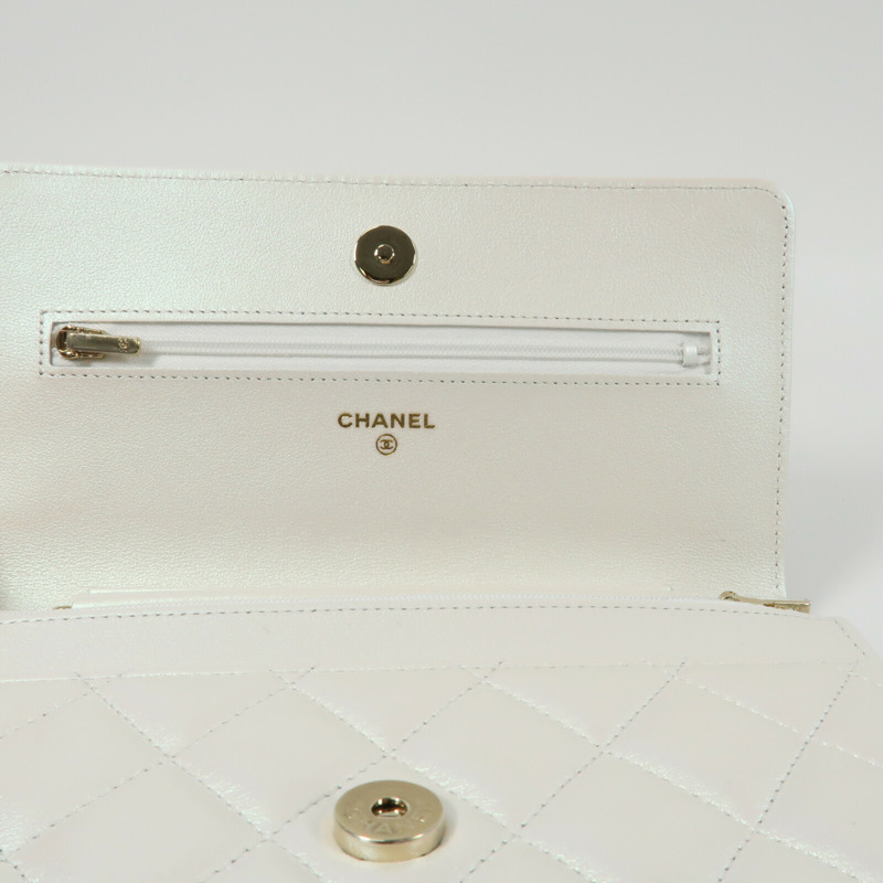 CHANEL 羊皮皮革WOC Wallet On Chain金扣鏈帶肩背袋-11