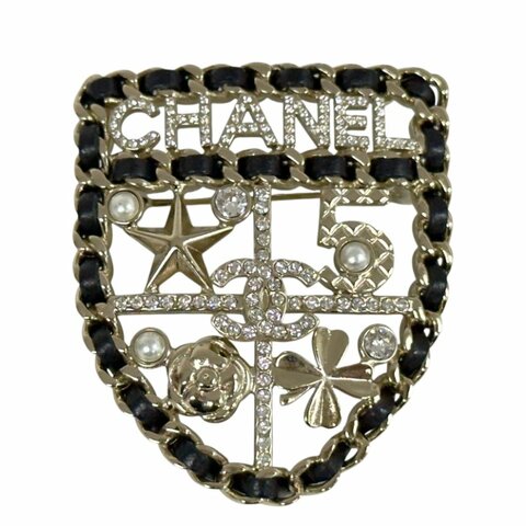 CHANEL CC 水鑽 皮穿鏈 徽章 胸針