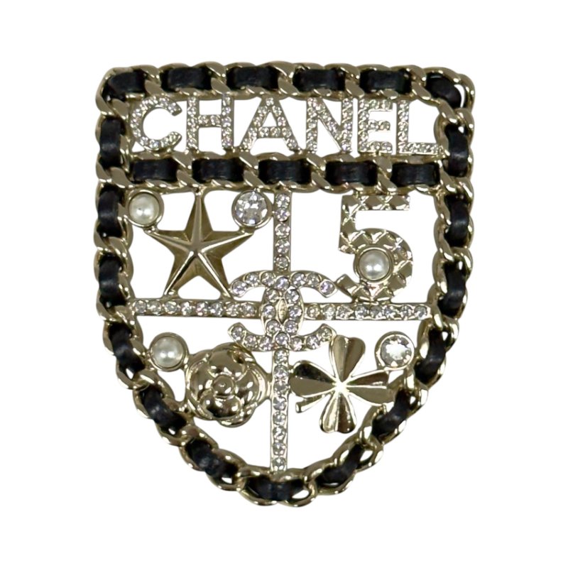 CHANEL CC 水鑽 皮穿鏈 徽章 胸針-2