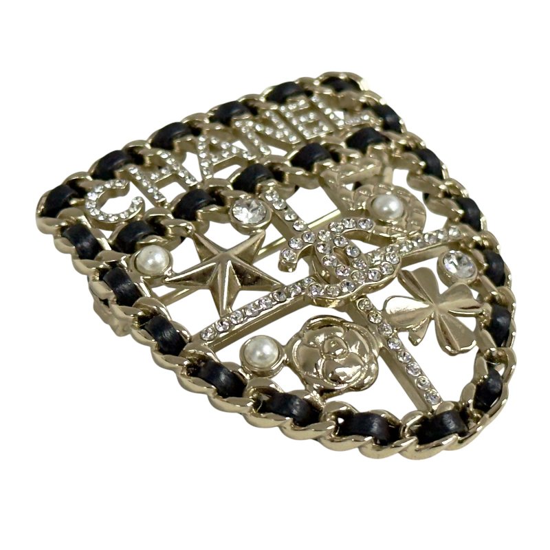 CHANEL CC 水鑽 皮穿鏈 徽章 胸針-3