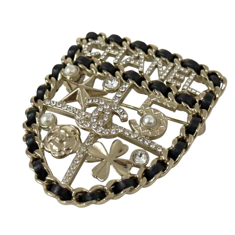 CHANEL CC 水鑽 皮穿鏈 徽章 胸針-4