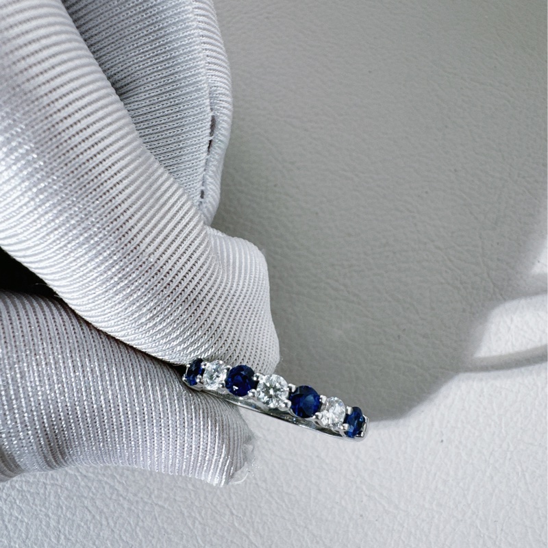 Tiffany蒂芙尼Embrace系列藍寶石+鑽石鉑金戒指，尺寸49 號-4