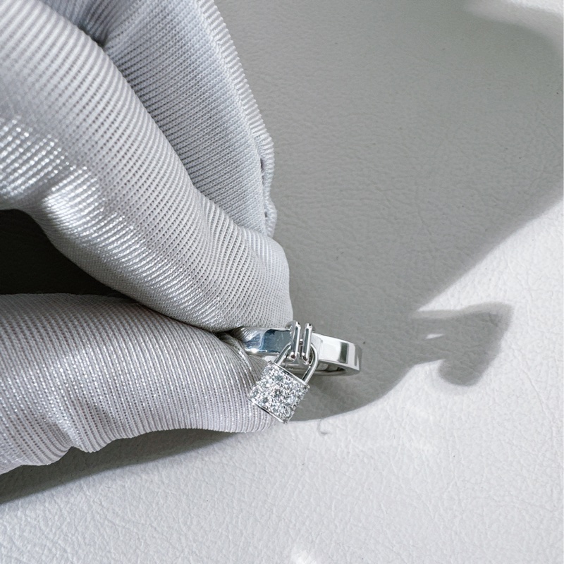 Lv 路易威登 Lockit系列 白金滿鑽鎖頭戒指，52號-4