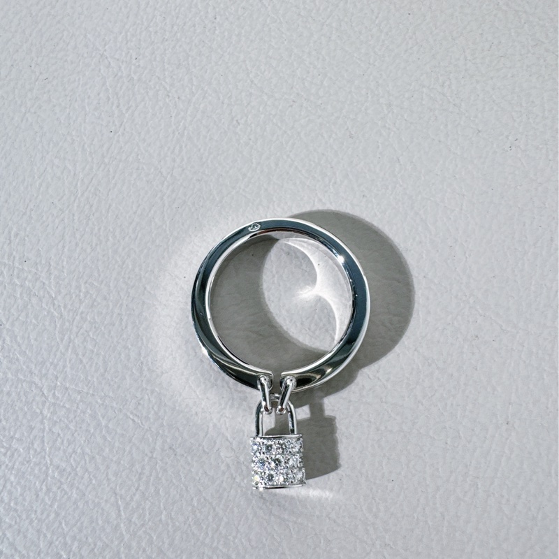 Lv 路易威登 Lockit系列 白金滿鑽鎖頭戒指，52號-6