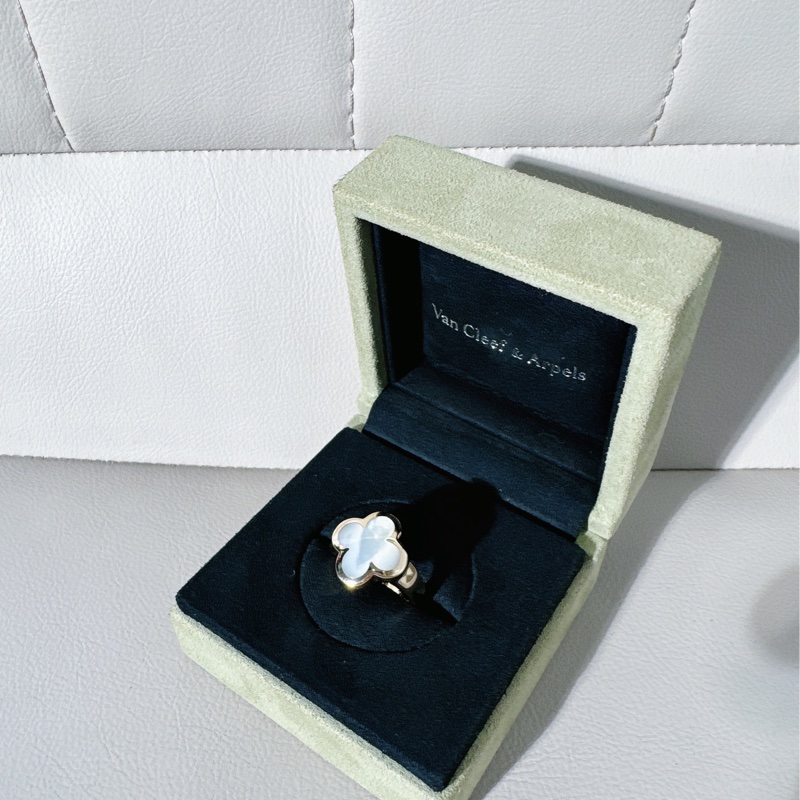 VCA梵克雅寶 白貝母四葉草戒指，18k黃金 51號-3