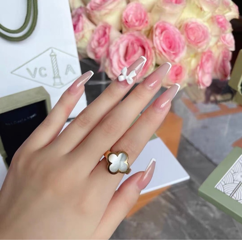 VCA梵克雅寶 白貝母四葉草戒指，18k黃金 51號-6
