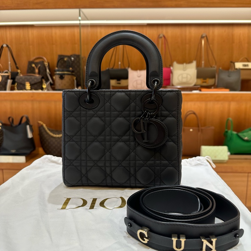 Dior迪奧 磨砂黑四格戴妃包-0
