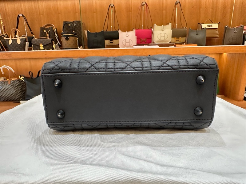 Dior迪奧 磨砂黑四格戴妃包-4