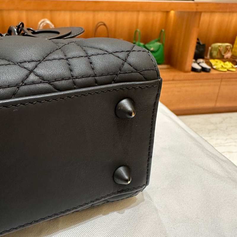 Dior迪奧 磨砂黑四格戴妃包-21