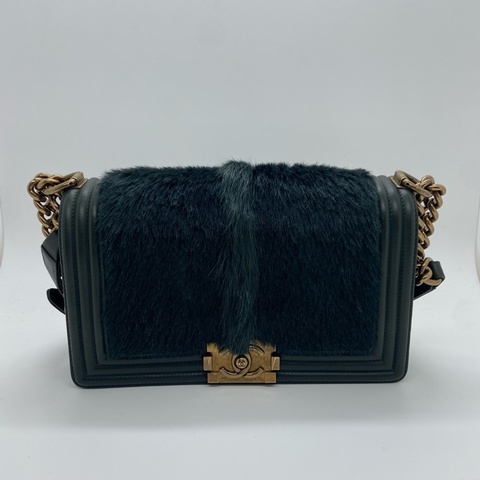 二手Chanel香奈兒Leboy松柏綠馬毛金扣中號鏈條包，鐳射21開，邊角內里五金有划痕