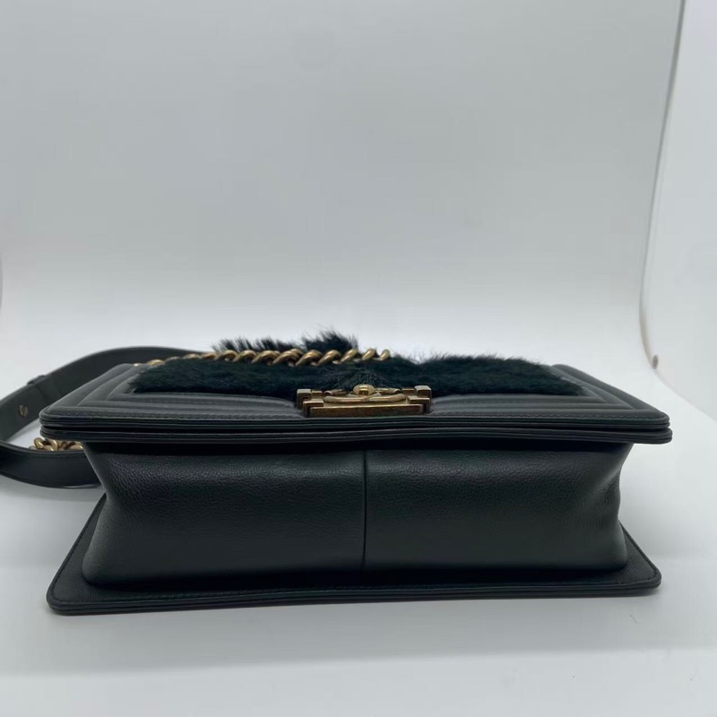 二手Chanel香奈兒Leboy松柏綠馬毛金扣中號鏈條包，鐳射21開，邊角內里五金有划痕-2