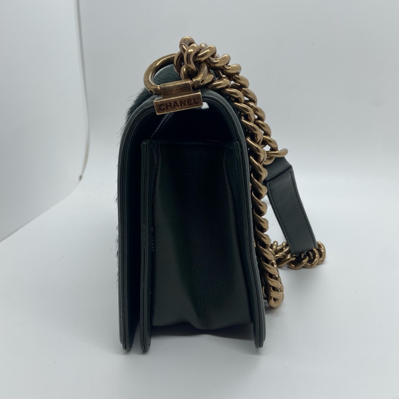 二手Chanel香奈兒Leboy松柏綠馬毛金扣中號鏈條包，鐳射21開，邊角內里五金有划痕-7