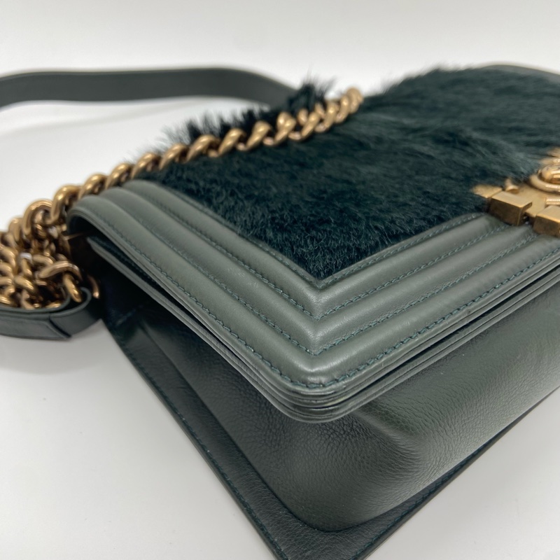 二手Chanel香奈兒Leboy松柏綠馬毛金扣中號鏈條包，鐳射21開，邊角內里五金有划痕-12