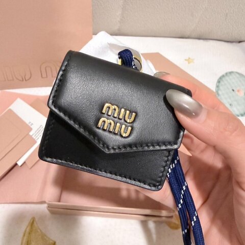 MiuMiu 黑色牛皮 耳機包 耳機套