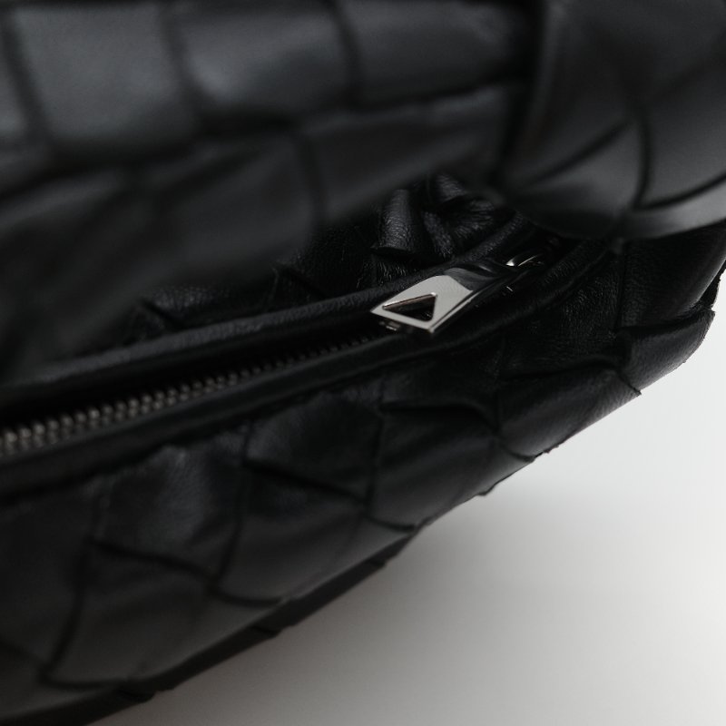 Bottega Veneta 寶緹嘉 Mini Jodie 經典黑色 頂級小羊皮 Intrecciato 手工編織皮革打結提把手提包-7