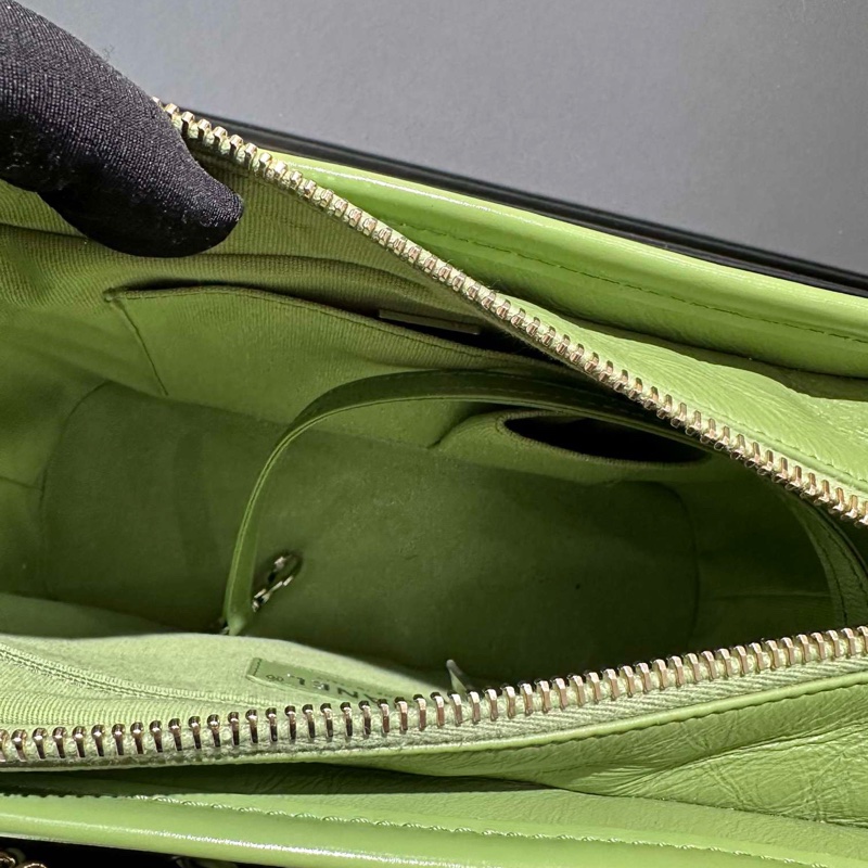 香奈兒Chanel 經典流浪包 牛油果色 綠色 超好看 小號尺寸 拼色鏈條包 多種背法 芯片款23年新色 尺寸20*14*7  附件：塵袋+盒-4