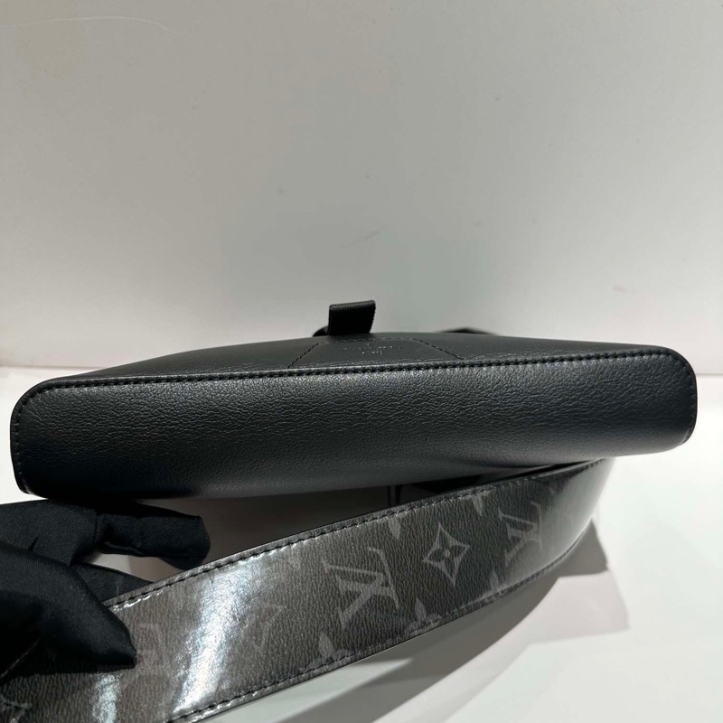 LV/路易威登messenger男士斜挎包胸包腰包 2018限量款 全皮拼老花肩帶-2