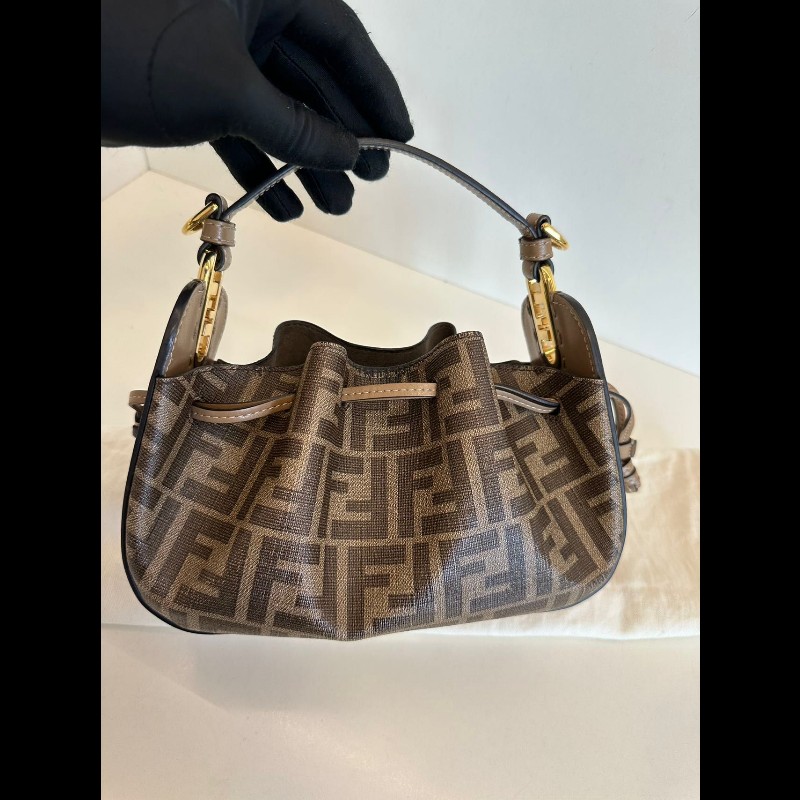 Fendi Pomodorion 
燈籠包-2