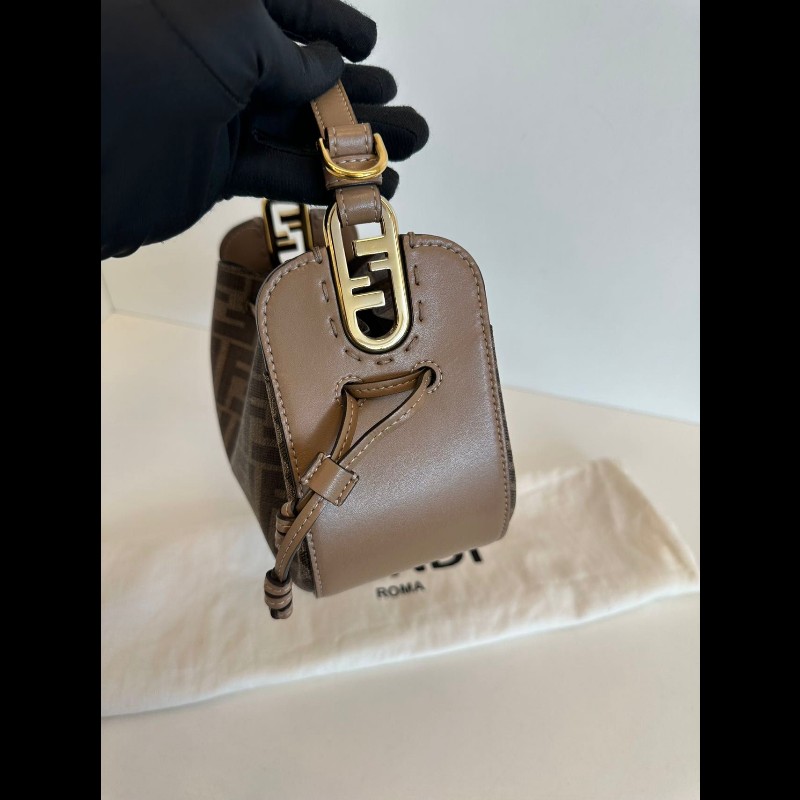 Fendi Pomodorion 
燈籠包-4