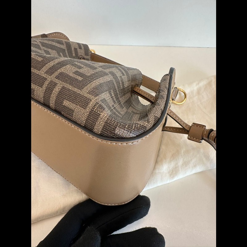 Fendi Pomodorion 
燈籠包-7