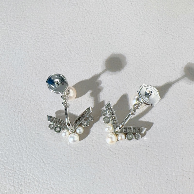 Chaumet尚美 JOSÉPHINE 約瑟芬系列，白金滿鑽V形珍珠耳環-7