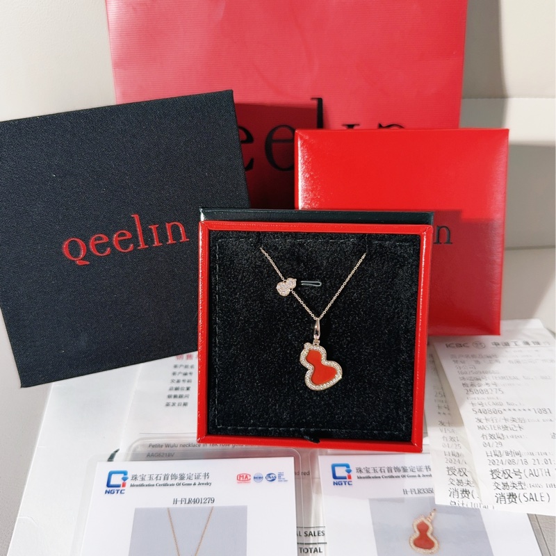 Qeelin麒麟 Wulu系列 紅瑪瑙雙葫蘆吊墜項鍊，中號 尺寸13.8×18.4mm-1