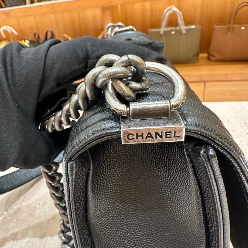Chanel香奈兒leboy黑銀中號牛皮鏈條包-10