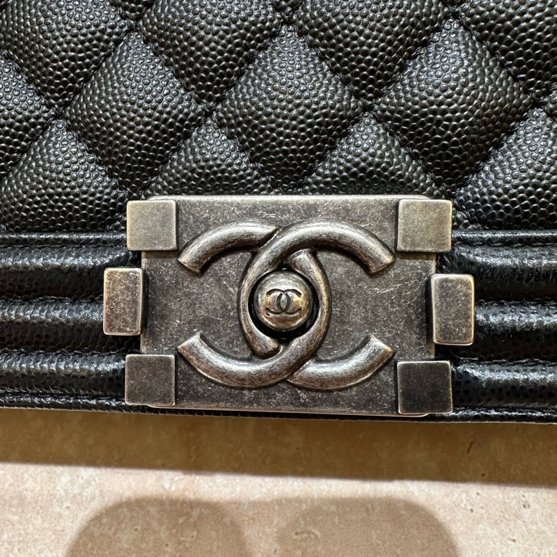 Chanel香奈兒leboy黑銀中號牛皮鏈條包-15