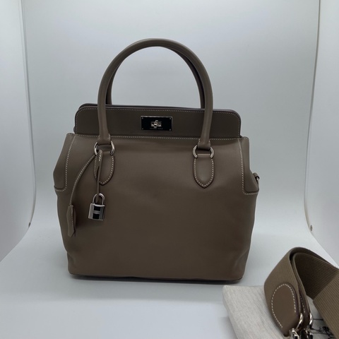 Hermes愛馬仕toolbox26牛奶盒子大象灰銀扣R刻，邊角五金內里有磨損划痕