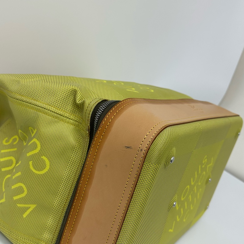 Louis Vuitton 限量帆布旅行袋-10
