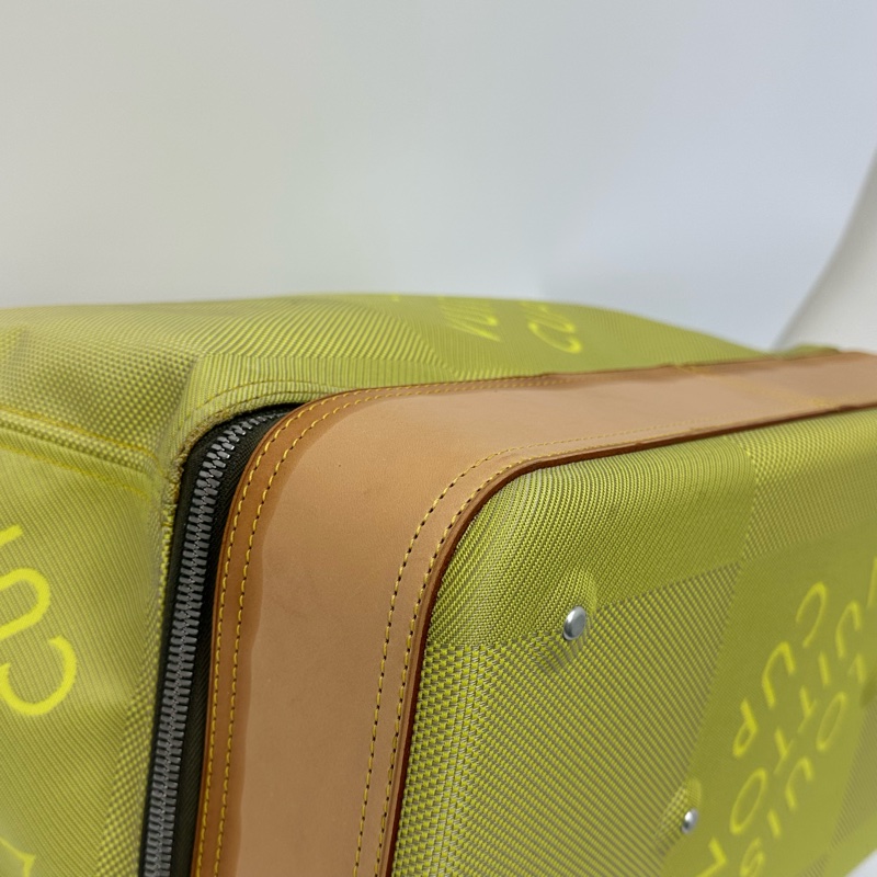 Louis Vuitton 限量帆布旅行袋-12