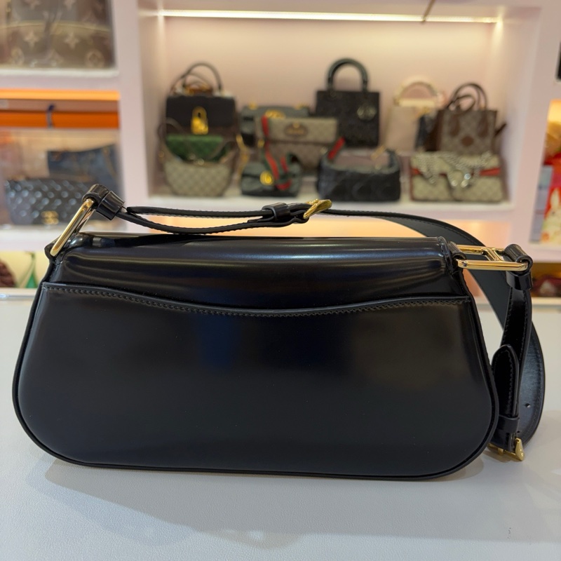 99新 Prada黑色法棍腋下-1