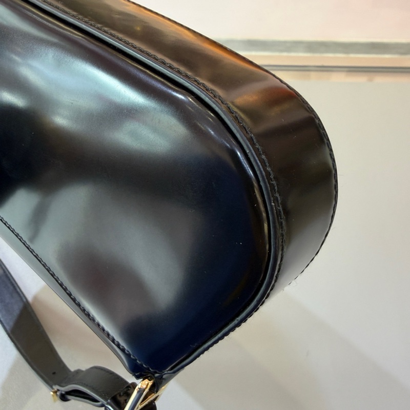 99新 Prada黑色法棍腋下-7