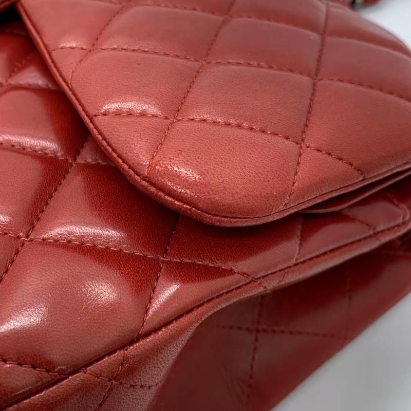 二手Chanel香奈兒jumbo紅色羊皮雙蓋銀扣鏈條包，邊角內里有磨損划痕五金有划痕，具體如圖，鐳射15開-9