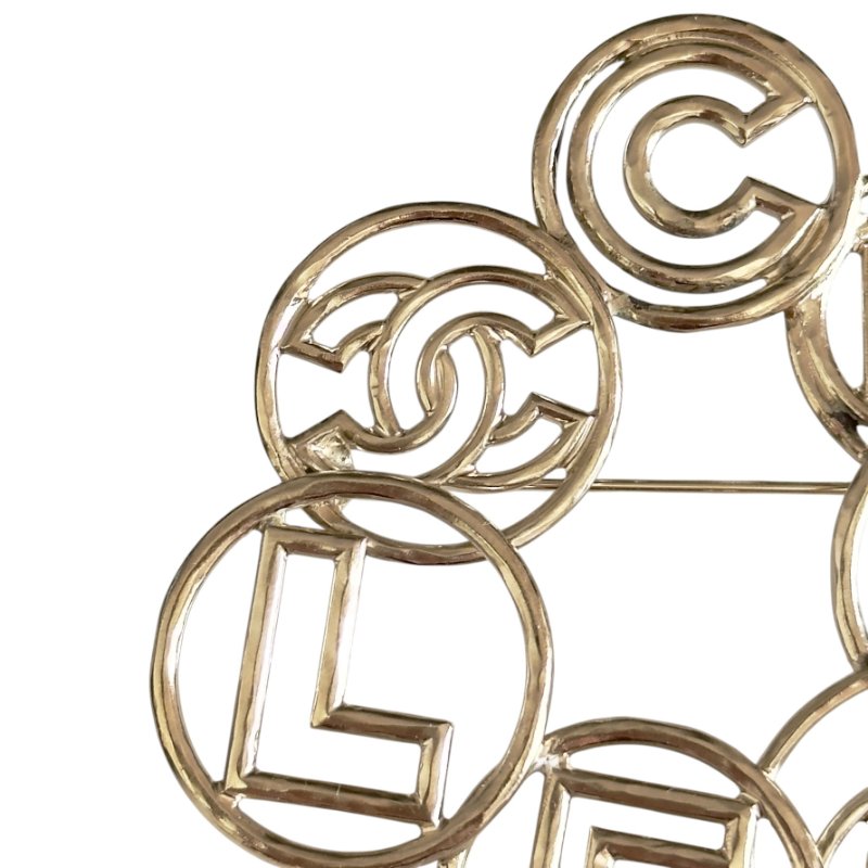 CHANEL CC 胸針-1