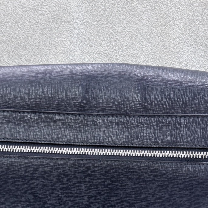 99新 Burberry 巴寶莉深藍色牛皮男士公文包斜挎包郵差包 肩帶可以任意調節 單肩斜挎都可以-5