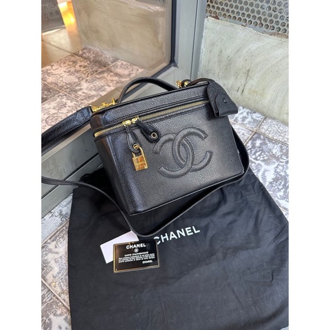 香奈兒包 化妝包 化妝箱 黑色 魚子醬 荔枝皮 手提包 魚子醬牛皮  黑色魚子醬牛皮 復古包 皮革包 包包 皮革包  魚子醬牛皮  斜挎包 手提包 化妝盒子 化妝箱 化妝袋 側背袋 二手包 中古包 二手