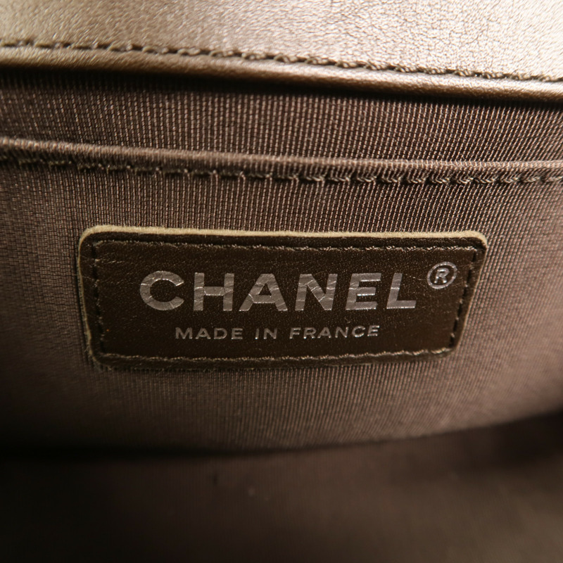 CHANEL 牛皮皮革Boy 20銀扣鏈帶肩背袋-5