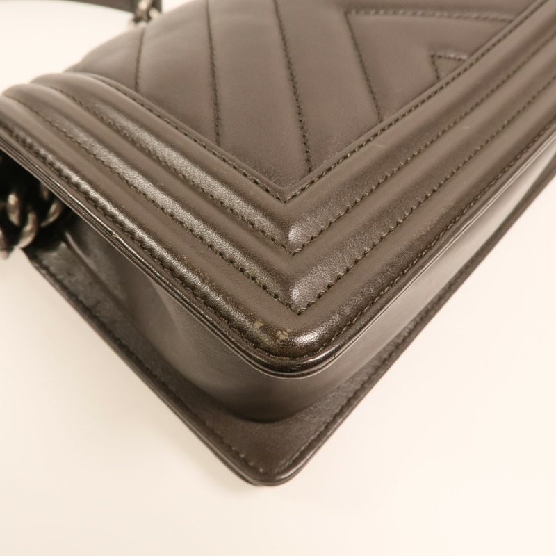 CHANEL 牛皮皮革Boy 20銀扣鏈帶肩背袋-15