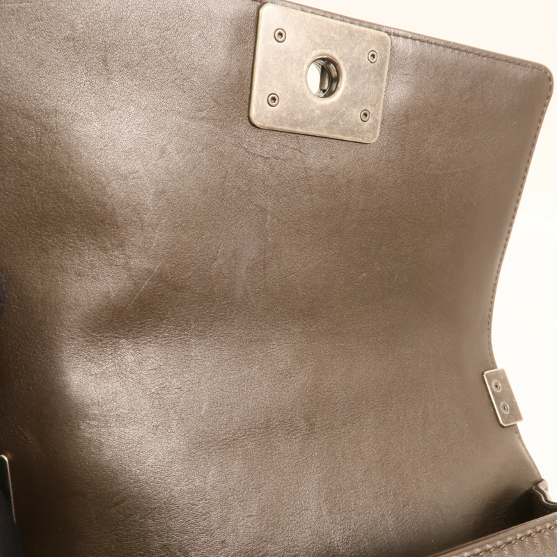 CHANEL 牛皮皮革Boy 20銀扣鏈帶肩背袋-16