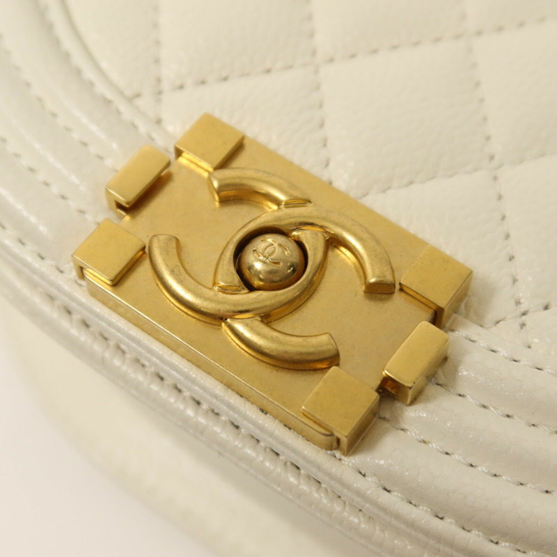 CHANEL 牛皮皮革Small Boy Messenger Bag金扣鏈帶肩背袋-9