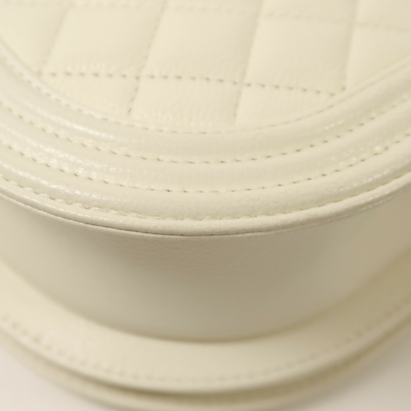 CHANEL 牛皮皮革Small Boy Messenger Bag金扣鏈帶肩背袋-13