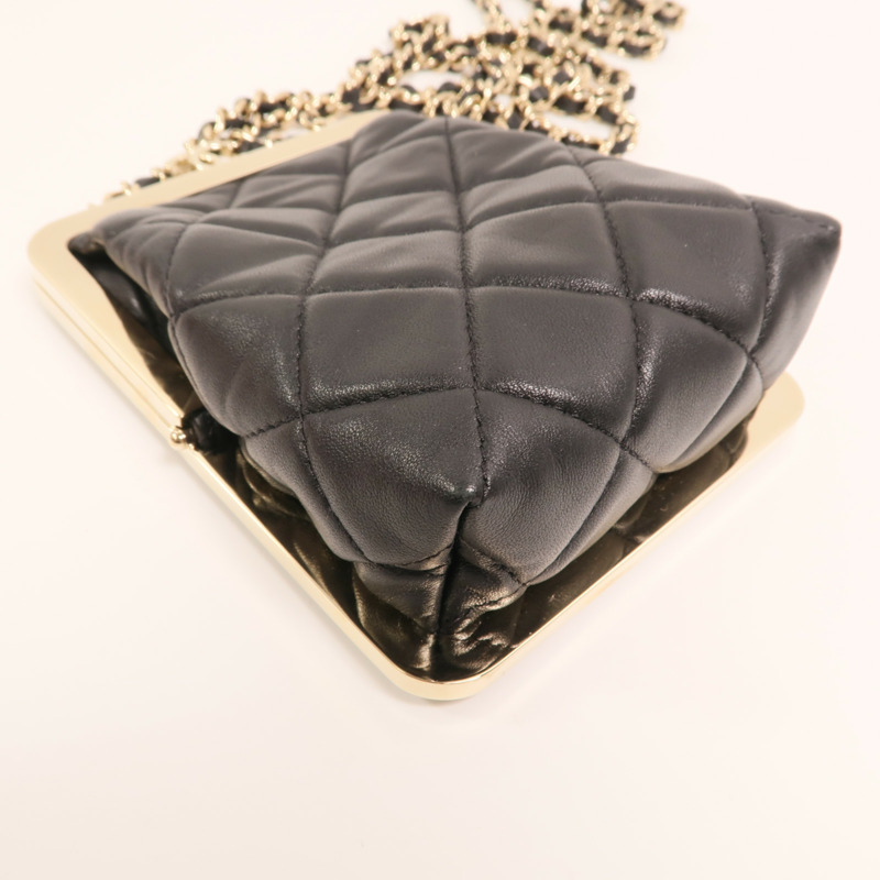 CHANEL 羊皮皮革/漆皮皮革Chain Clutch Shoulder金扣鏈帶肩背袋-11