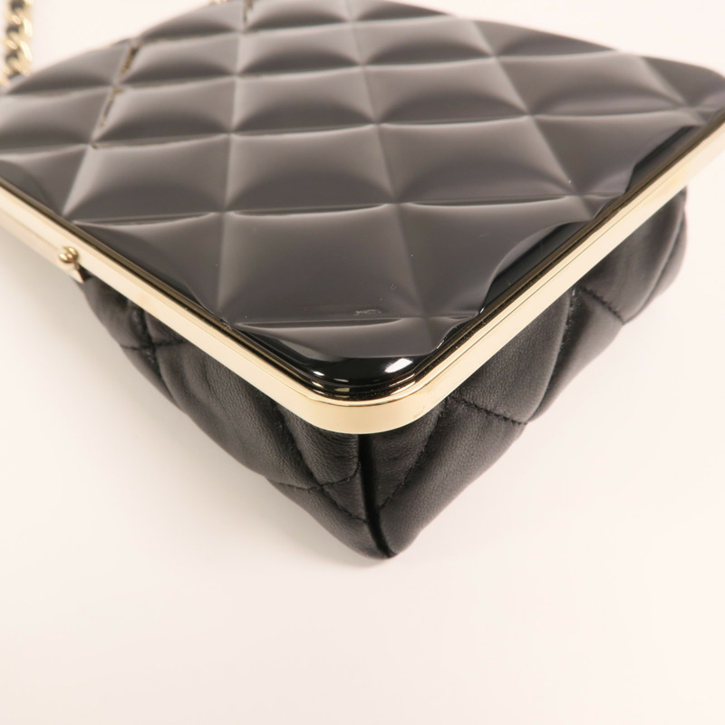 CHANEL 羊皮皮革/漆皮皮革Chain Clutch Shoulder金扣鏈帶肩背袋-13