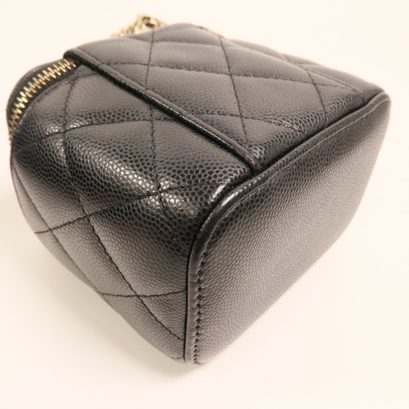 CHANEL 牛皮皮革Vanity Case金扣鏈帶肩背袋-12