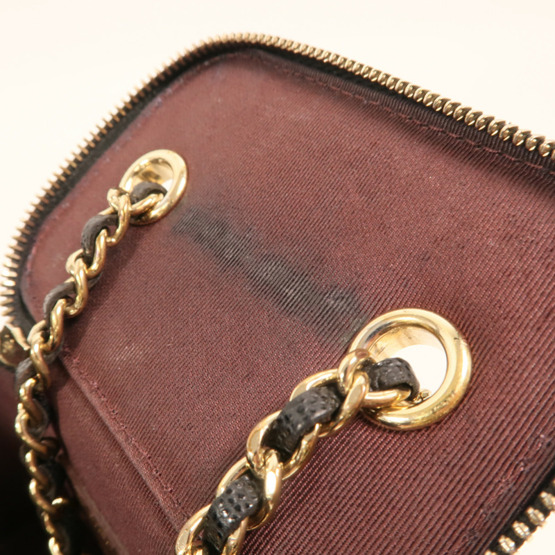 CHANEL 牛皮皮革Vanity Case金扣鏈帶肩背袋-14