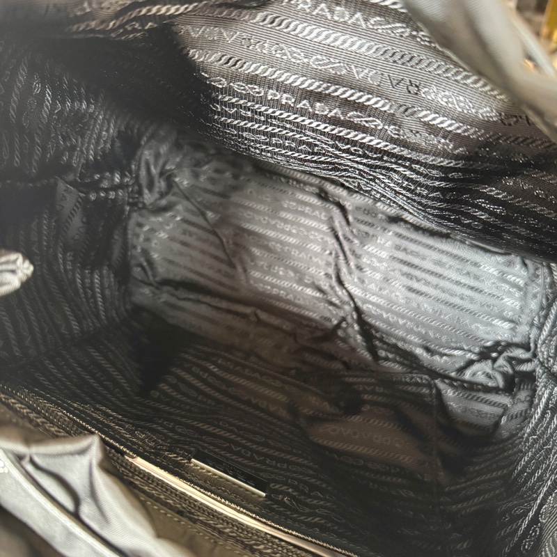 PRADA 黑色 尼龍 雙口袋 銀三角牌 釦式 雙肩包 後背包 1BZ005-6