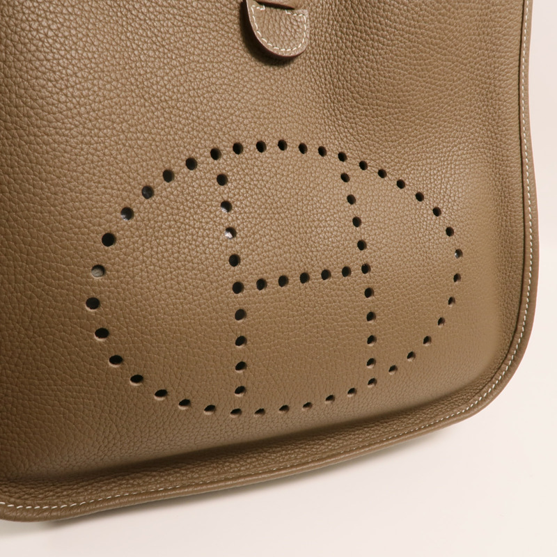 HERMES 【Hermes Fair】Clemence皮革Evelyne PM銀扣肩背袋Etoupe-8