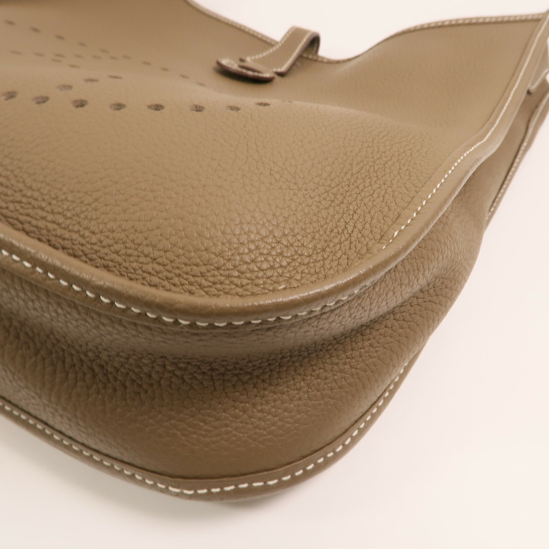 HERMES 【Hermes Fair】Clemence皮革Evelyne PM銀扣肩背袋Etoupe-11